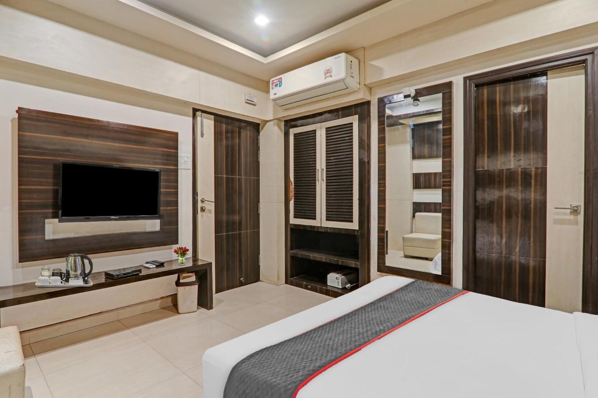 Townhouse 1182 Hotel Tirupati Galaxy Kanpur Zewnętrze zdjęcie