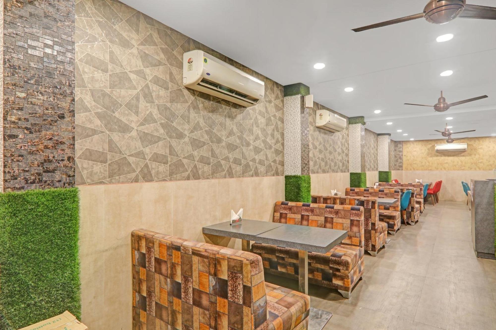 Townhouse 1182 Hotel Tirupati Galaxy Kanpur Zewnętrze zdjęcie