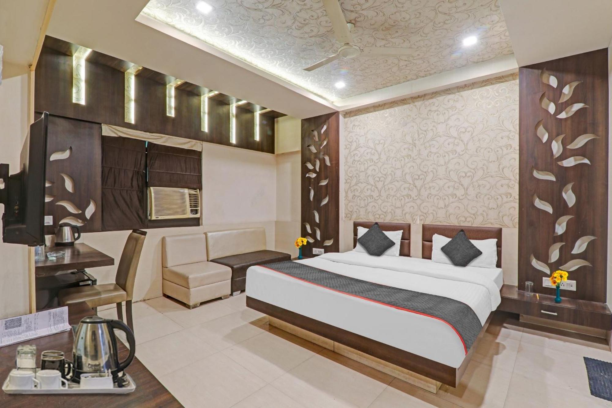 Townhouse 1182 Hotel Tirupati Galaxy Kanpur Zewnętrze zdjęcie