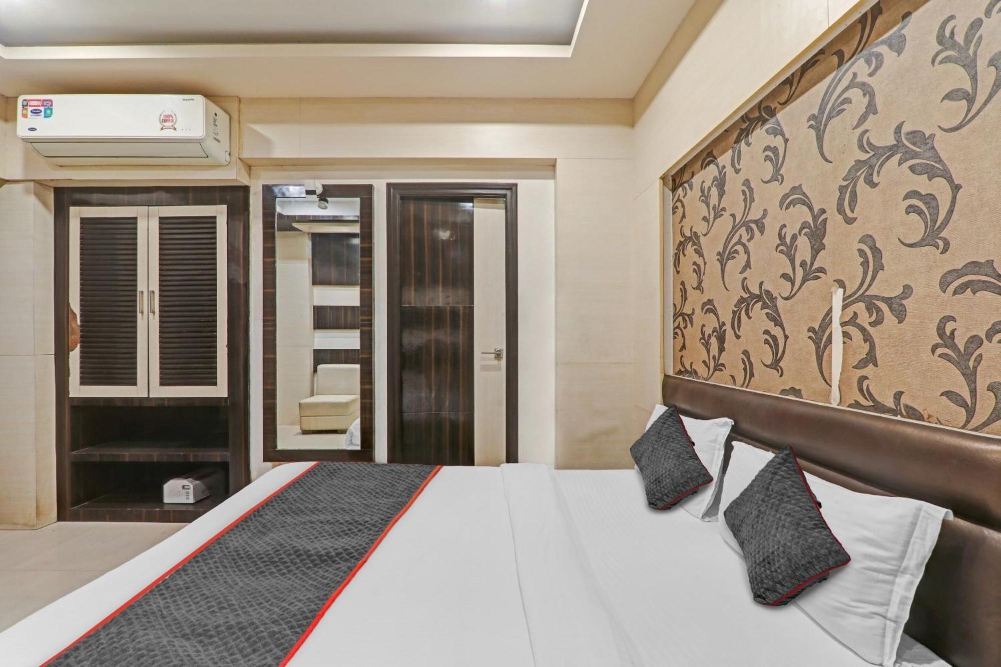 Townhouse 1182 Hotel Tirupati Galaxy Kanpur Zewnętrze zdjęcie